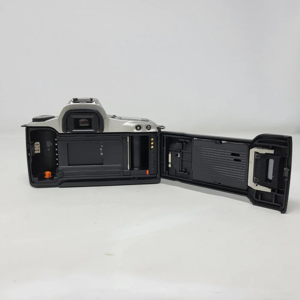 Canon EOS Rebel 2000 35mm SLR Film Camera Body Silver Black